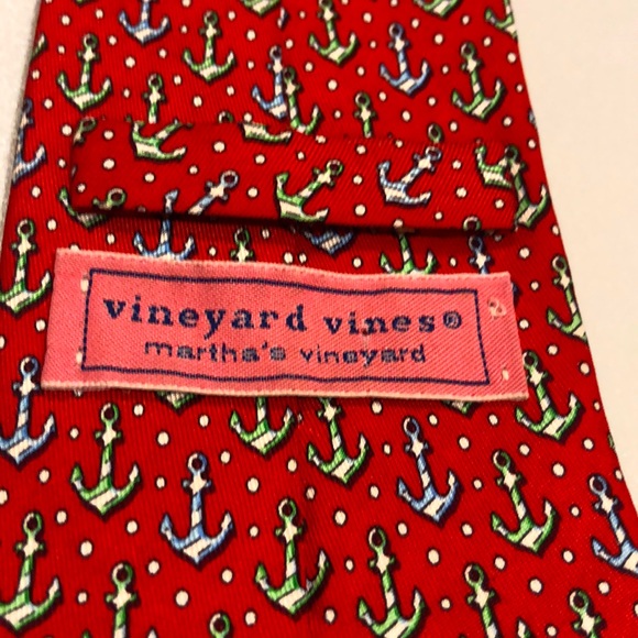 Vineyard Vines Tie / Anchors - Picture 2 of 10